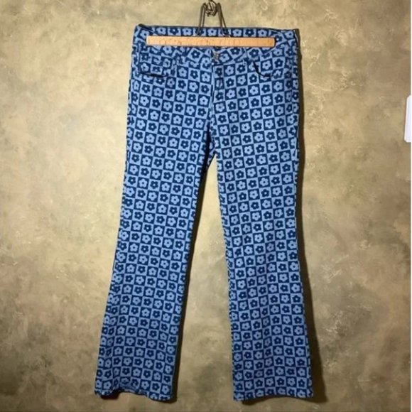 H&M Retro Geometric Daisy Low Rise Flare Jeans - Picture 1 of 6